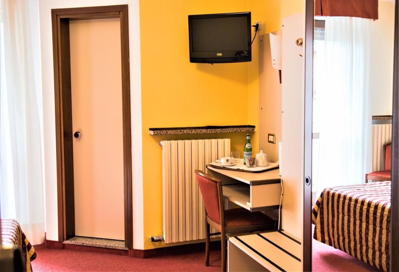 Bes Hotel Papa Сан-Пеллегрино-Терме Екстер'єр фото